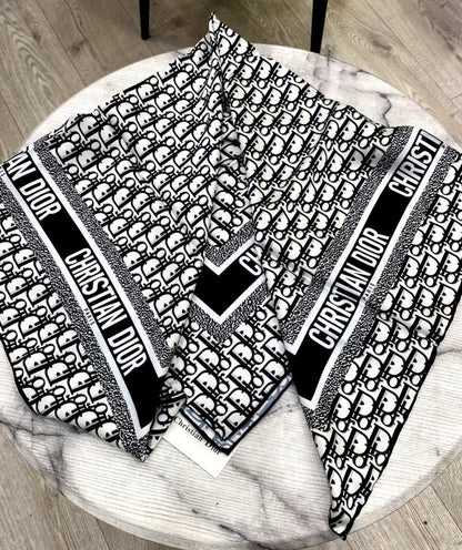 Carré de soie style D