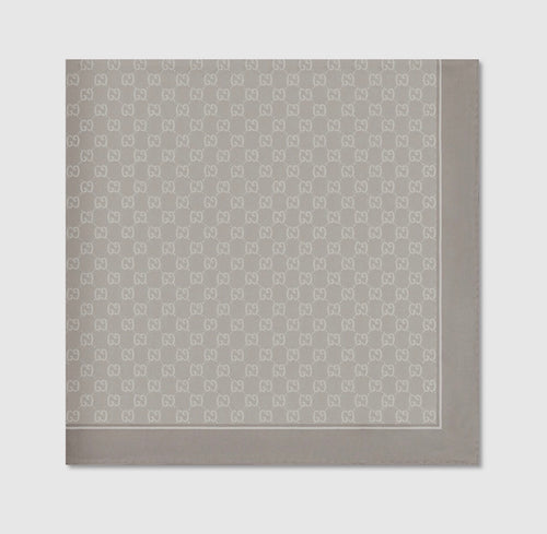 Carré de soie style GG