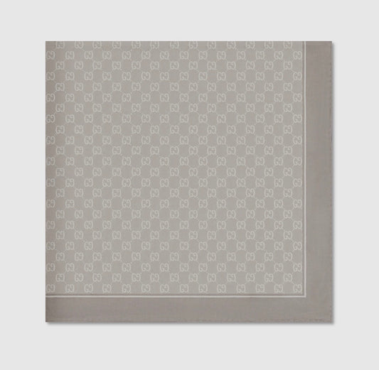 Carré de soie style GG