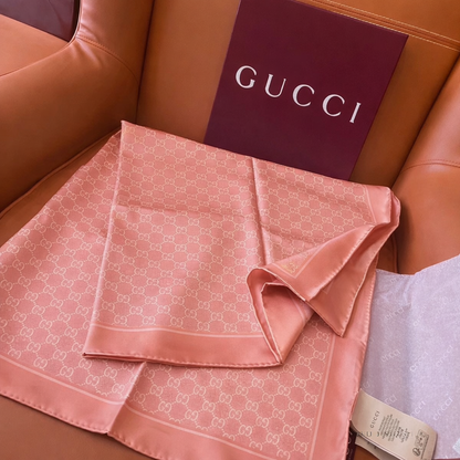 Carré de soie style GG (rose)